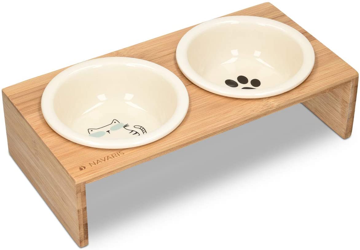  Navaris 2X Cuenco Elevado para Mascotas - Comedero y Bebedero Doble de cerámica para Perros Gatos Cachorros - con Soporte de bambú Antideslizante 