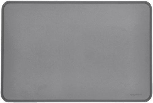 AmazonBasics - Alfombrilla para comedero de mascota, de silicona, impermeable, 61 x 41 cm, Gris