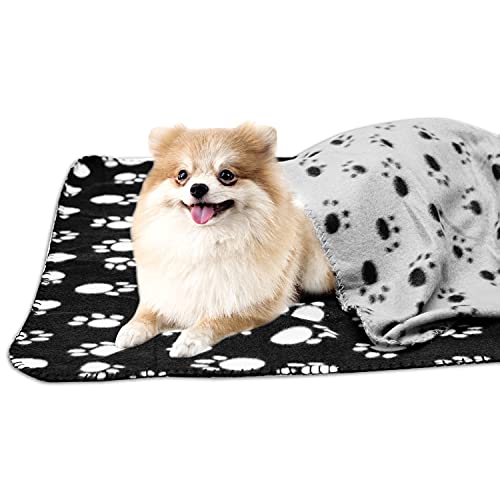 Juego de 2 mantas de perro lavables para mascotas, manta de forro polar para mascotas, funda de cama suave con huellas de huellas para animales pequeños, conejo, gato gris y negro (60 x 70 cm)