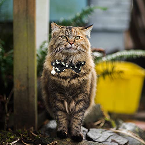 Collares de gato de halloween, collar de gato ajustable de color verde claro negro con campana, collares de gato de ojo de fantasma con pajarita desmontable para gatos de la mayoría de los tamaños